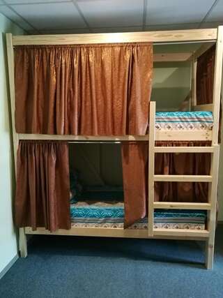 Хостелы MAKSIAN HOSTEL RIGA Рига Спальное место на двухъярусной кровати в общем номере для мужчин и женщин-8