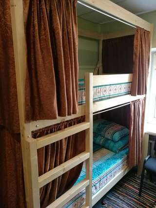 Хостелы MAKSIAN HOSTEL RIGA Рига Спальное место на двухъярусной кровати в общем номере для мужчин и женщин-1